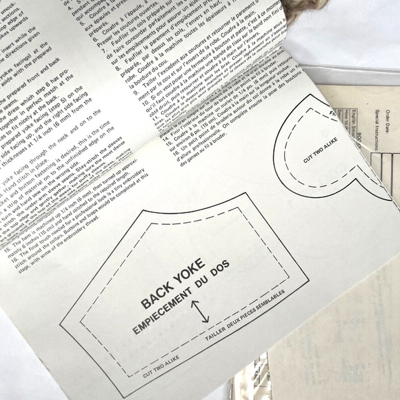 Vintage English Smocking Classic Dress Pattern 1982 Grace Knott Size 3 Girls - Picture 3 of 4